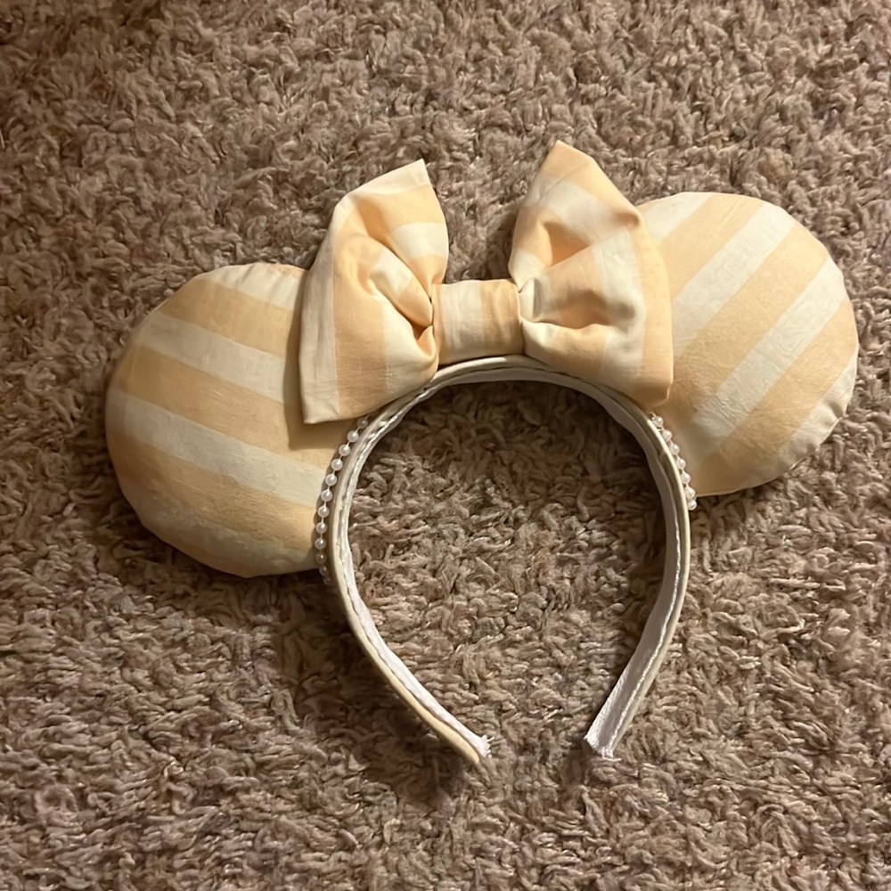 Custom Minnie ears